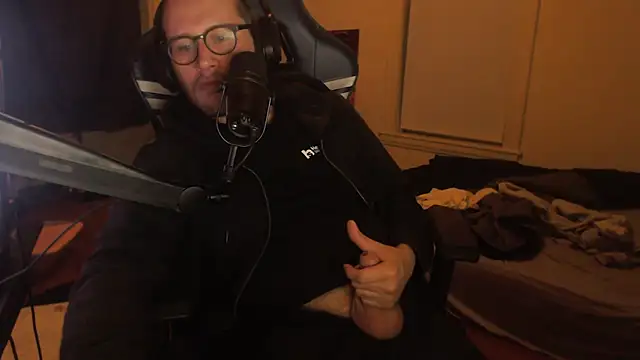 chicostick413 online show from September 2025 12:25:01 AM