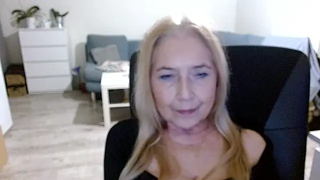 sofia xkiss online show from December 2024 05:44:01 PM