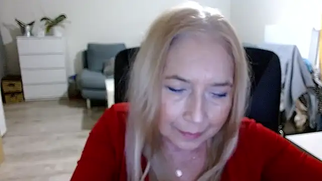 sofia xkiss online show from December 2024 07:42:01 AM
