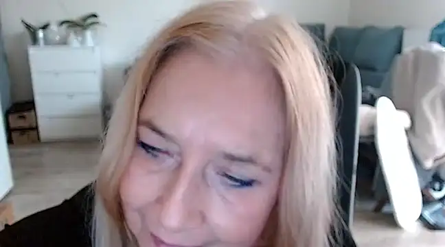 sofia xkiss online show from December 2024 11:24:01 AM