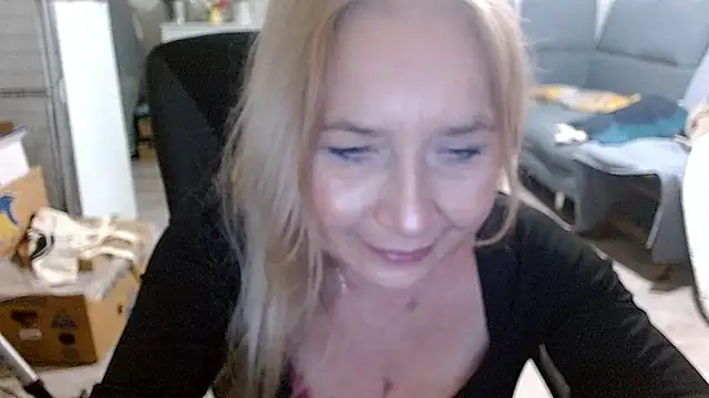sofia xkiss online show from December 2024 05:53:02 PM