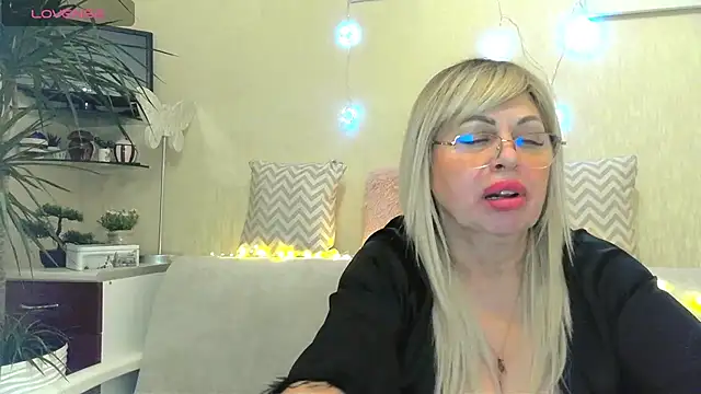 SusieNoreen online show from January 2025 10:48:01 AM