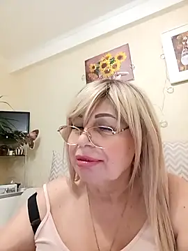 SusieNoreen online show from February 2025 03:56:02 AM