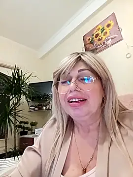 SusieNoreen online show from February 2025 10:06:02 AM