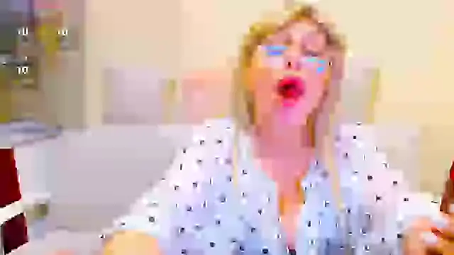 SusieNoreen online show from February 2025 04:13:02 PM