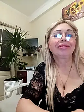 SusieNoreen online show from February 2025 04:09:02 AM