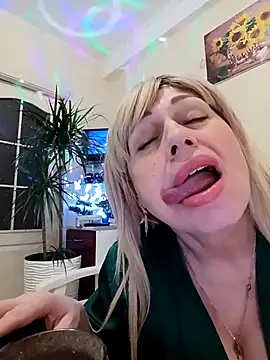 SusieNoreen online show from March 2025 11:29:02 AM
