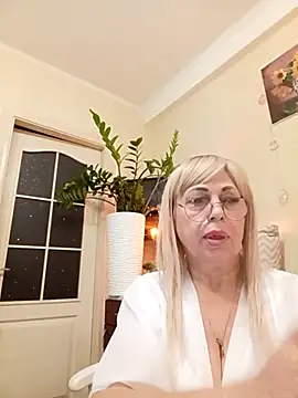 SusieNoreen online show from September 2025 01:40:01 AM