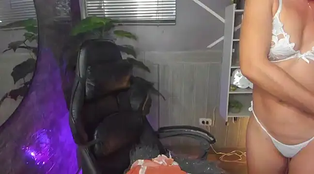 Snapshot of SofiaGomez420 chatting on January 2025 08:07:02 AM SofiaGomez420 online show from January 2025 08:07:02 AM