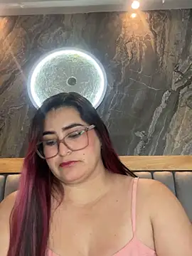 Snapshot of BellaPeers_ chatting on September 2025 12:32:01 PM BellaPeers online show from September 2025 12:32:01 PM