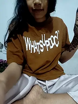 Snapshot of catreena chatting on October 2025 07:03:01 PM catreena online show from October 2025 07:03:01 PM