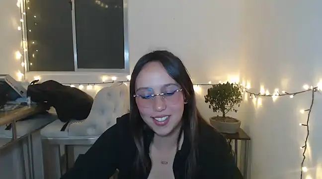 Skarlet Adams28 online show from January 2025 10:34:02 PM