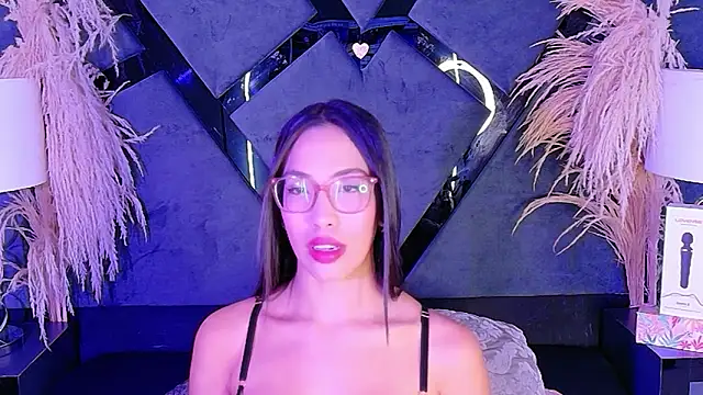 KylieWhite online show from November 2025 05:39:01 AM