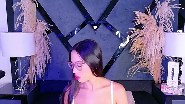 KylieWhite online show from November 2025 05:40:01 AM