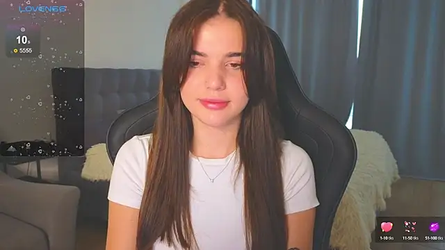 Snapshot of adrianawow1 chatting on October 2025 03:38:01 AM adrianawow1 online show from October 2025 03:38:01 AM