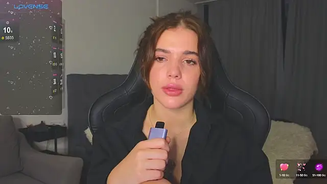 Snapshot of adrianawow1 chatting on October 2025 09:12:02 PM adrianawow1 online show from October 2025 09:12:02 PM