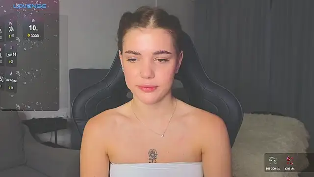 Snapshot of adrianawow1 chatting on October 2025 02:12:02 AM adrianawow1 online show from October 2025 02:12:02 AM