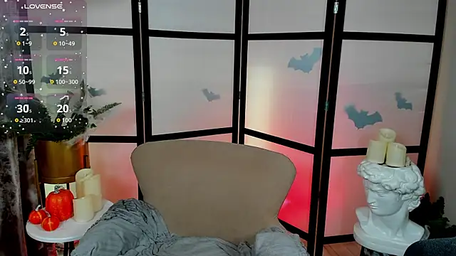 Snapshot of SherriMartinez chatting on October 2025 06:19:01 PM SherriMartinez online show from October 2025 06:19:01 PM