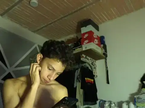 Snapshot of ferchitibellako chatting on November 2025 04:12:02 AM ferchitibellako online show from November 2025 04:12:02 AM