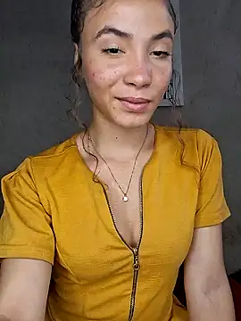 Snapshot of HelenHoltz chatting on October 2025 04:52:02 PM HelenHoltz online show from October 2025 04:52:02 PM