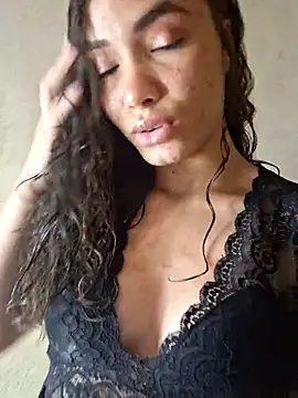 Snapshot of HelenHoltz chatting on October 2025 03:56:02 PM HelenHoltz online show from October 2025 03:56:02 PM