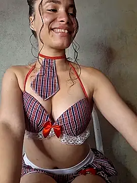 Snapshot of HelenHoltz chatting on October 2025 05:57:02 PM HelenHoltz online show from October 2025 05:57:02 PM