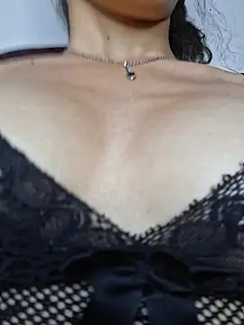 HelenHoltz online show from November 2025 01:31:01 AM