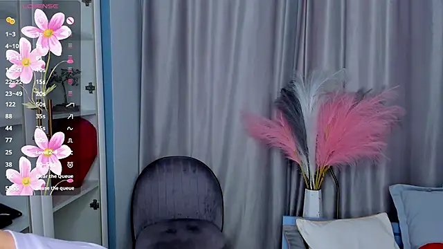 Snapshot of OdetteHarwick chatting on September 2025 08:19:01 AM OdetteHarwick online show from September 2025 08:19:01 AM