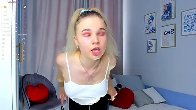 Snapshot of OdetteHarwick chatting on September 2025 08:09:02 AM OdetteHarwick online show from September 2025 08:09:02 AM