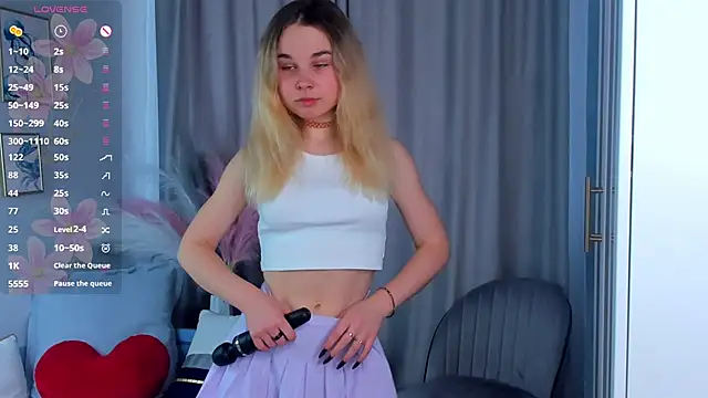 Snapshot of OdetteHarwick chatting on October 2025 08:02:02 AM OdetteHarwick online show from October 2025 08:02:02 AM