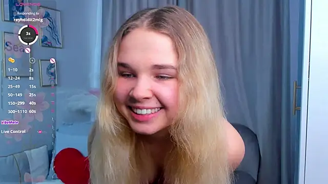 Snapshot of OdetteHarwick chatting on October 2025 07:38:02 AM OdetteHarwick online show from October 2025 07:38:02 AM