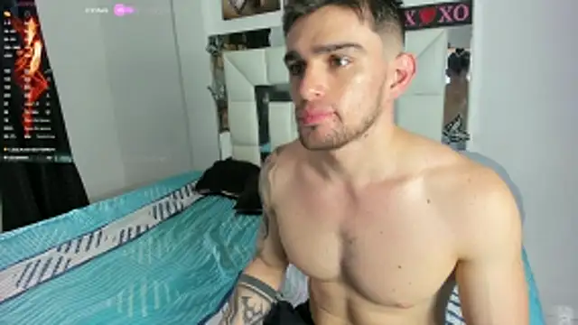 Sexy Alejandro  online show from December 2024 06:39:01 PM