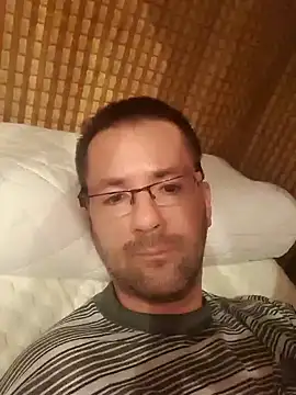 Snapshot of riskybusiness9090 chatting on December 2024 08:29:01 PM riskybusiness9090 online show from December 2024 08:29:01 PM