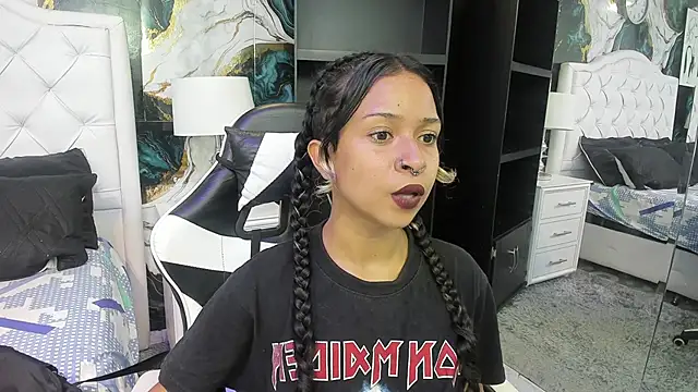 Snapshot of rave_connor chatting on November 2025 06:53:02 PM rave connor online show from November 2025 06:53:02 PM