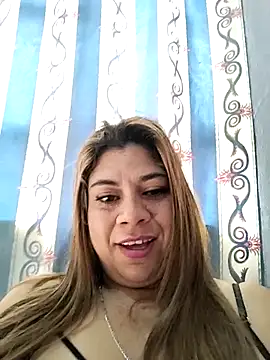 Laura-Hernandez online show from September 2025 03:01:02 PM