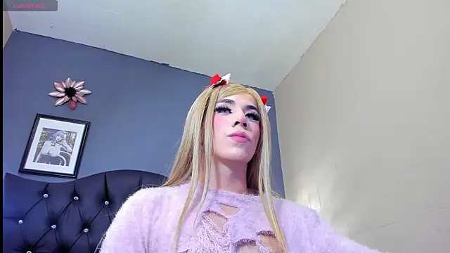 Kenia Fox online show from January 2025 11:43:02 PM