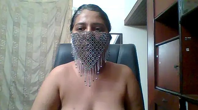 kamayanisingh24 online show from December 2024 07:34:02 PM