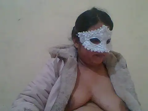kamayanisingh24 online show from December 2024 06:20:02 PM