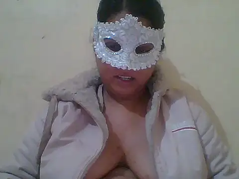 kamayanisingh24 online show from January 2025 06:38:02 PM