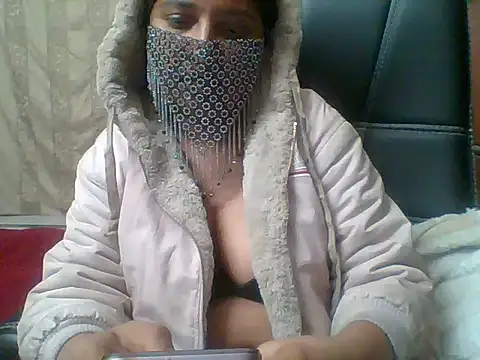 kamayanisingh24 online show from January 2025 08:18:01 PM