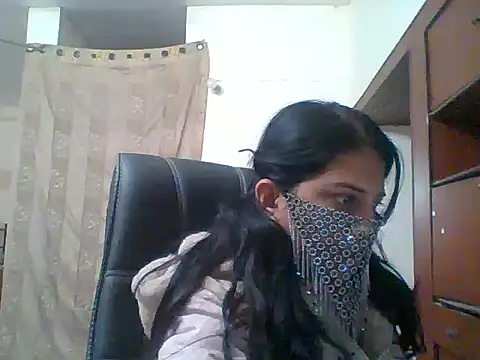 kamayanisingh24 online show from January 2025 10:40:02 AM