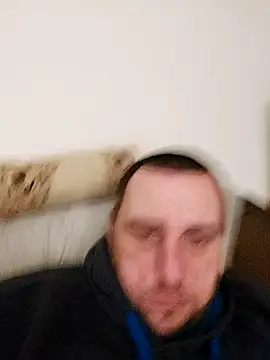 Snapshot of HE-M123 chatting on October 2025 07:44:02 PM HE-M123 online show from October 2025 07:44:02 PM