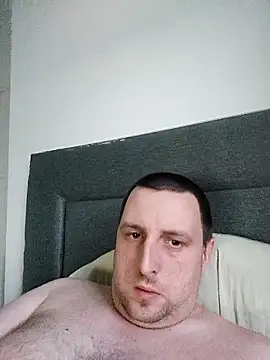 Snapshot of HE-M123 chatting on December 2025 04:12:02 PM HE-M123 online show from December 2025 04:12:02 PM