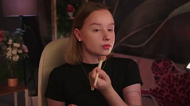 Snapshot of AdeleLoomis chatting on October 2025 02:10:01 AM AdeleLoomis online show from October 2025 02:10:01 AM