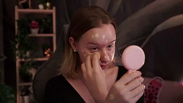 Snapshot of AdeleLoomis chatting on October 2025 02:10:01 AM AdeleLoomis online show from October 2025 02:10:01 AM