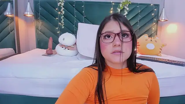 pamelajons  online show from January 2025 02:42:02 PM