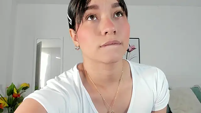 Maia W10 online show from January 2025 12:39:02 PM