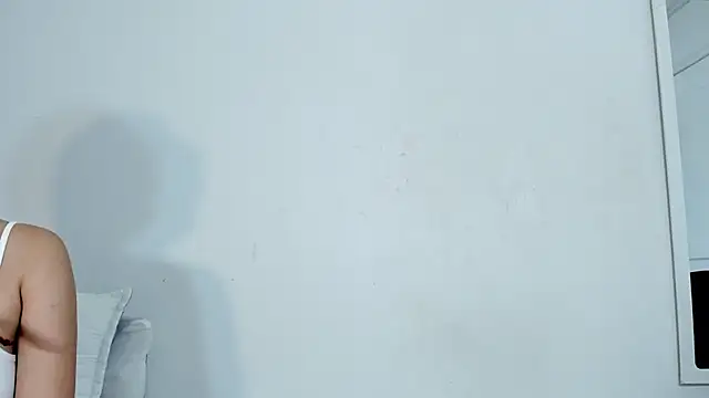 Maia W10 online show from January 2025 03:52:01 PM