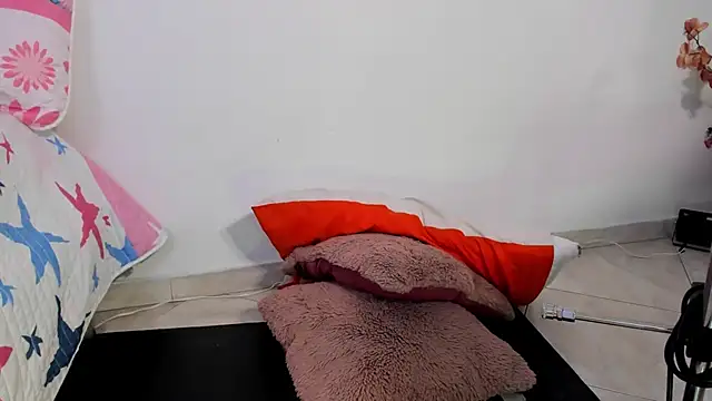 Maia W10 online show from February 2025 06:46:01 PM