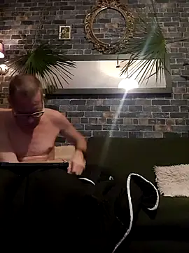 Snapshot of mikeythebestsucker chatting on November 2025 02:46:02 AM mikeythebestsucker online show from November 2025 02:46:02 AM